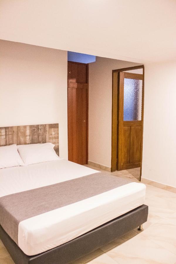 Hotel Porton Colonial Medellin Exterior photo